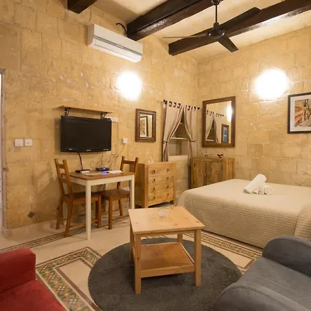 Casa San Carlo - Rosa * Valletta