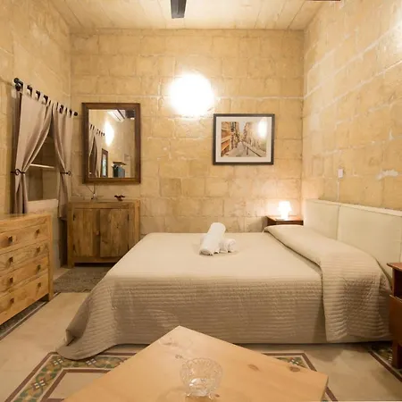 Casa San Carlo - Rosa * Valletta